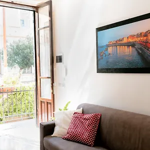 https://ecalu-siracusa.sicilyhotelsitaly.net